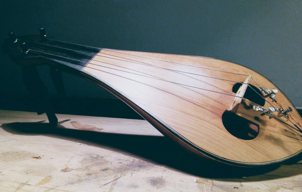 πολίτικη λύρα