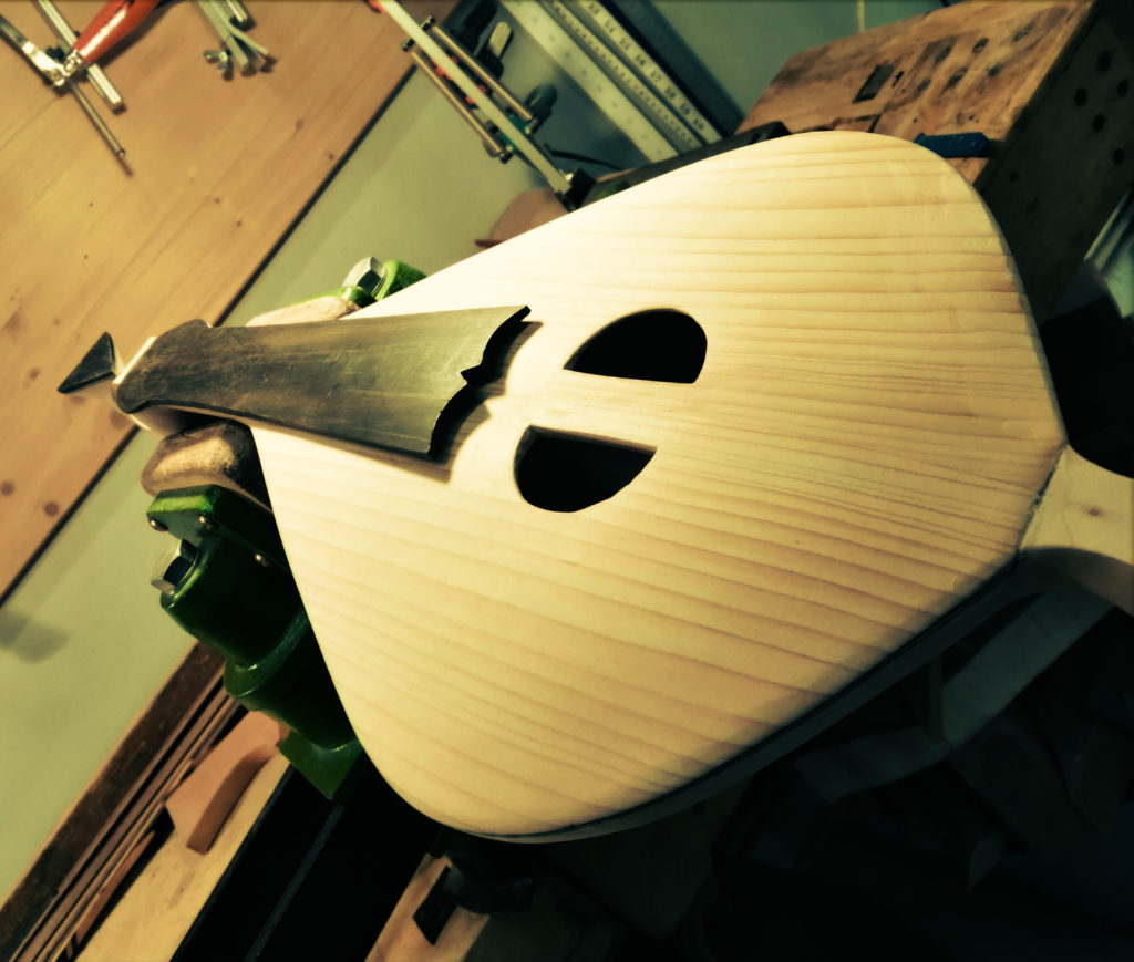 κατασκευή κρητικής λύρας